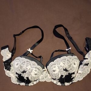 Victoria's Secret Black and White Lace Bra